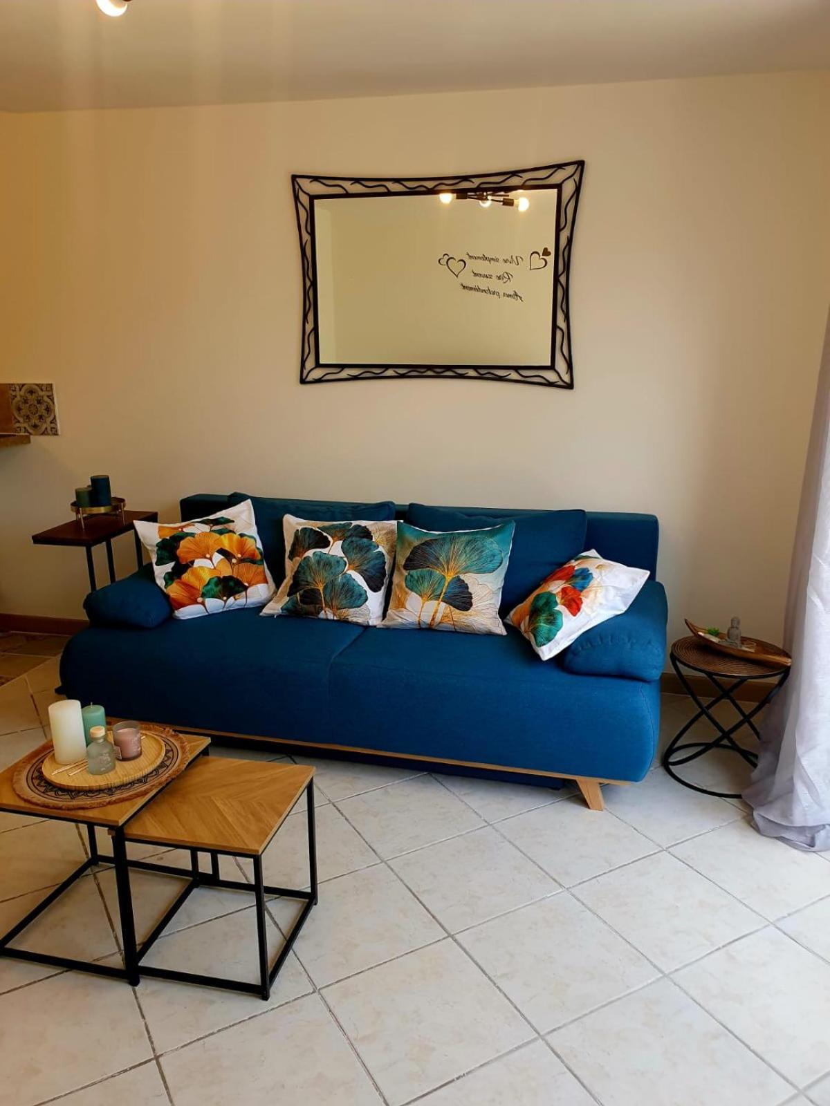 Location De Vacances T2 Non Loin D'Aix Et Marseille Pourrieres Екстериор снимка