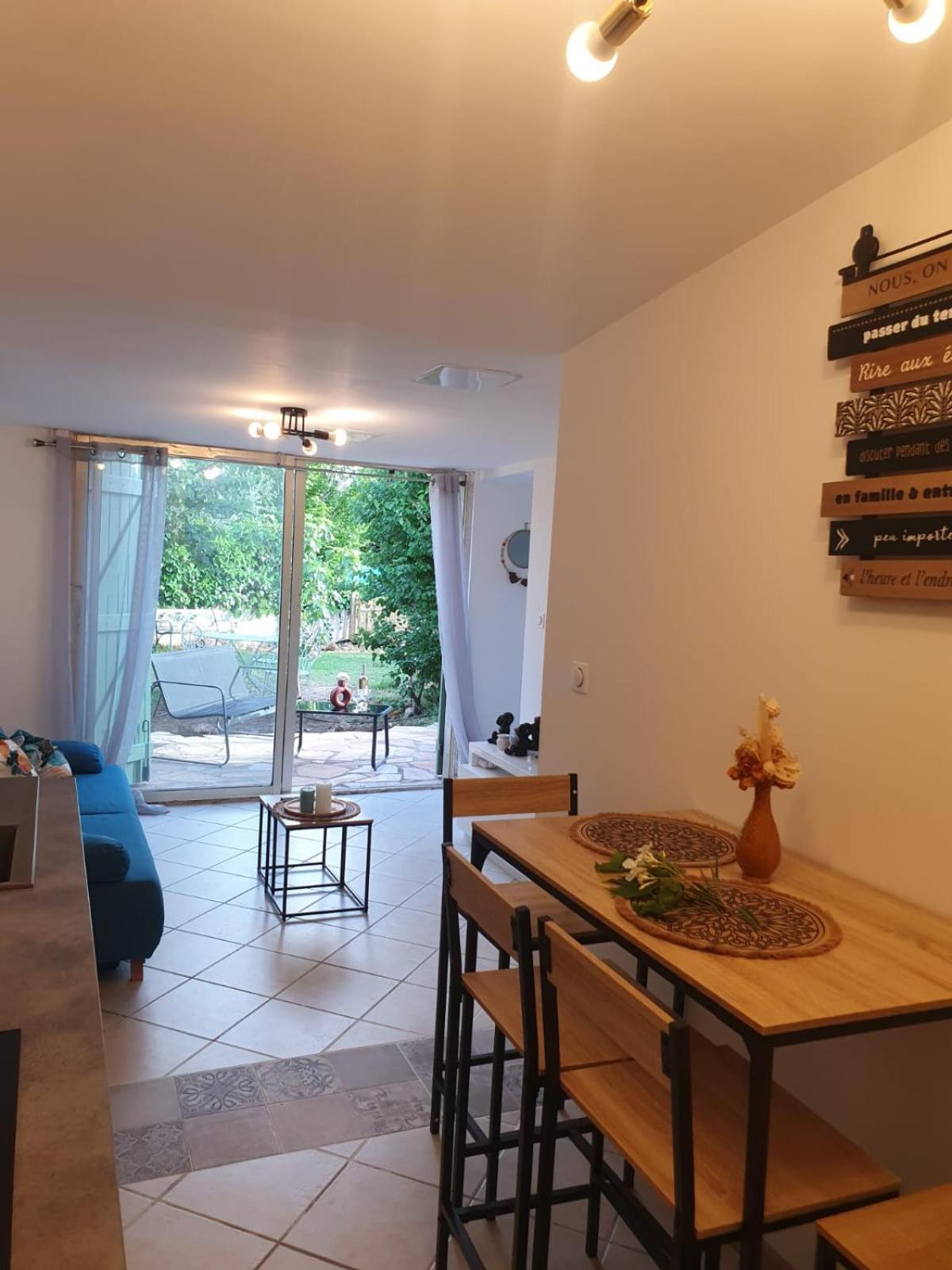 Location De Vacances T2 Non Loin D'Aix Et Marseille Pourrieres Екстериор снимка