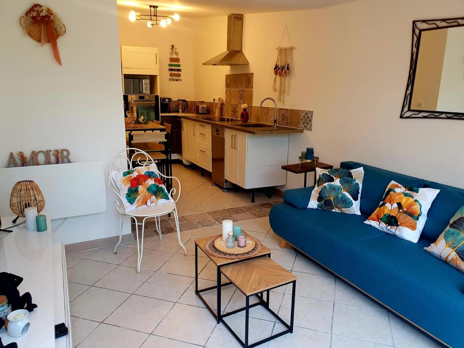 Location De Vacances T2 Non Loin D'Aix Et Marseille Pourrieres Екстериор снимка